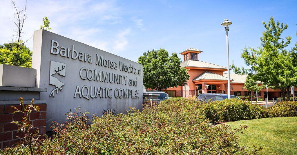 Splash into fun at the Wackford Aquatic Complex!