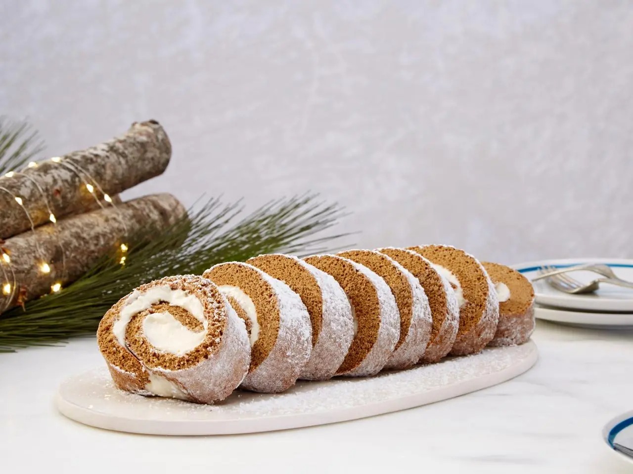 How to Make a Gingerbread Roulade Cake: A Festive Dessert for Christmas 2024