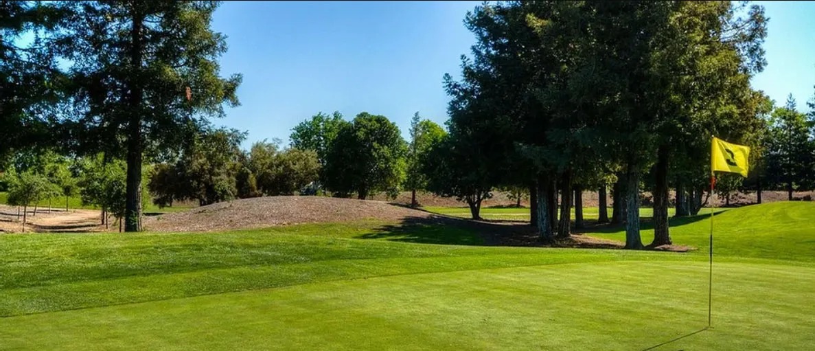 Affordable Golf in Elk Grove: Explore Emerald Lakes Golf Course