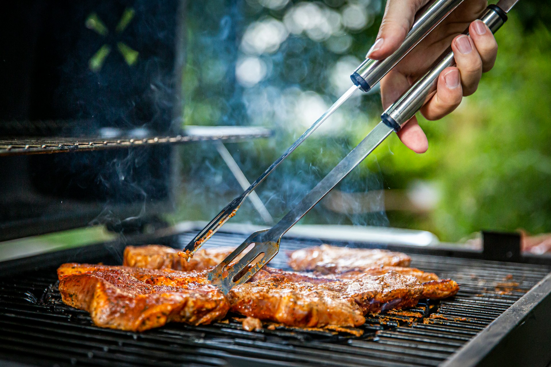 Elk Grove National Barbecue Month: Best Restaurants and Grilling Hacks